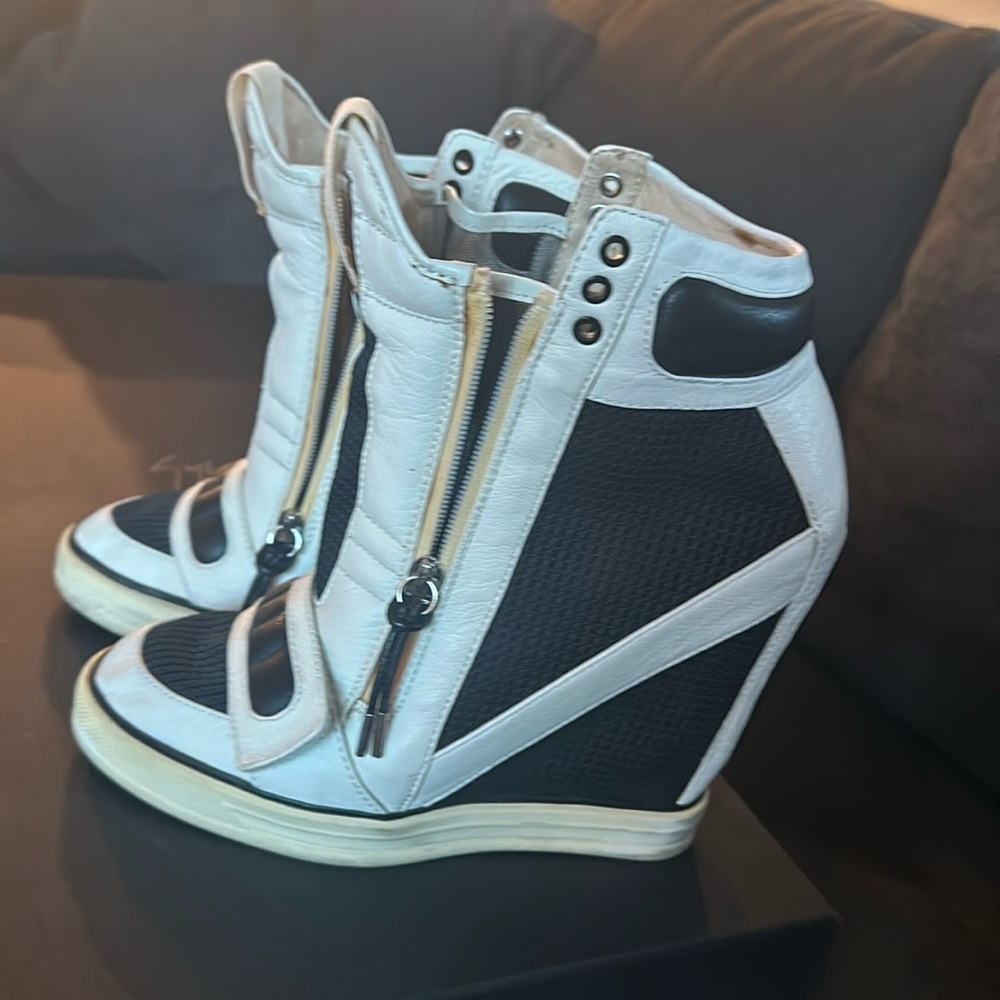 Lamb by Gwen Stefani high platform sneaker